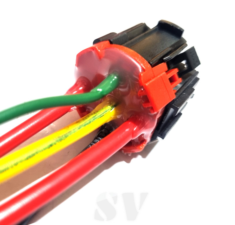 سوکت رله فن پژو آب بندی شده عایق بندی